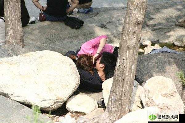边吃奶边做边爱：一场特殊的亲密体验